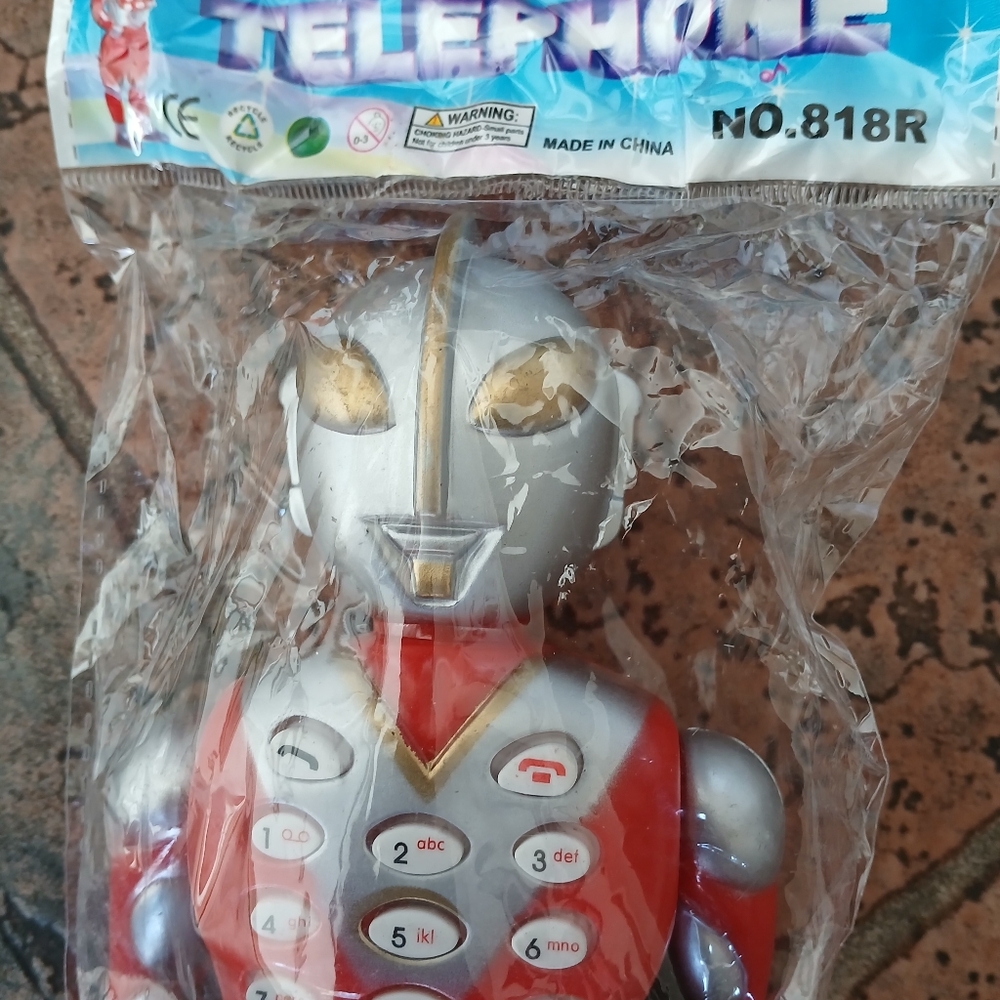 New OLD STOCK Vintage 2000’s Ultraman Toy Phone With Light & Sounds  9" * NEW* - Picture 3 of 4
